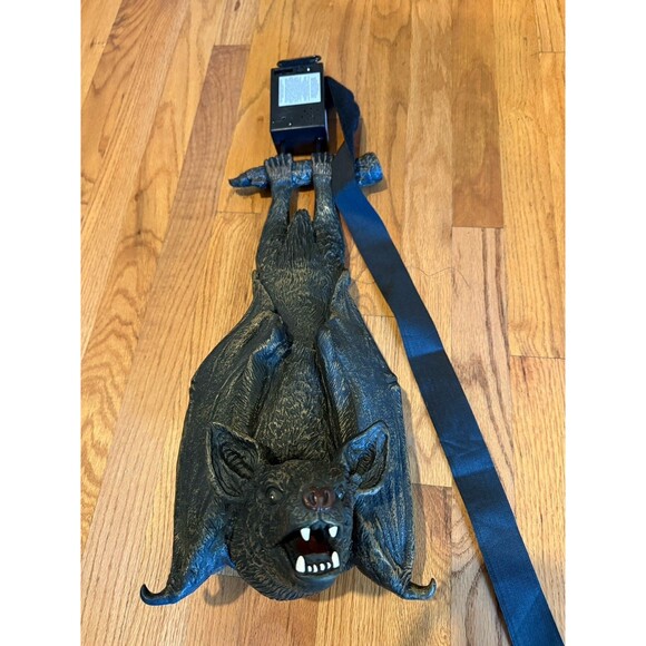 Halloween Animatronic Spirit Halloween Rocking Bat Motion Activated Light Up 24" - Picture 1 of 5